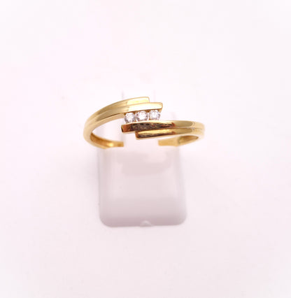 18ct Yellow Gold 3 Stone Diamond Crossover Ring