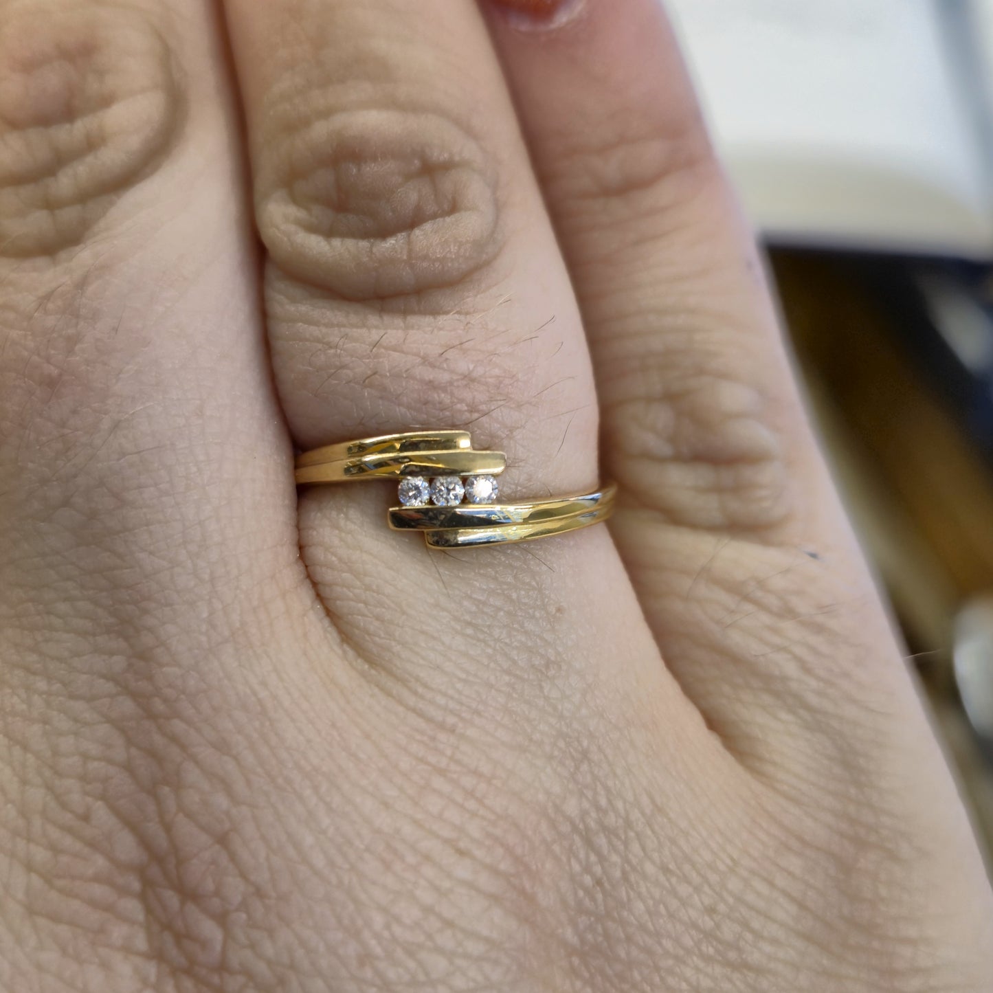 18ct Yellow Gold 3 Stone Diamond Crossover Ring