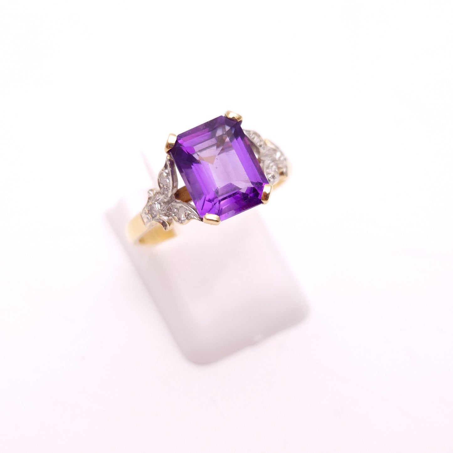 9ct Yellow Gold Emerald Cut Amethyst and Leafy Diamond Shoulder Ring