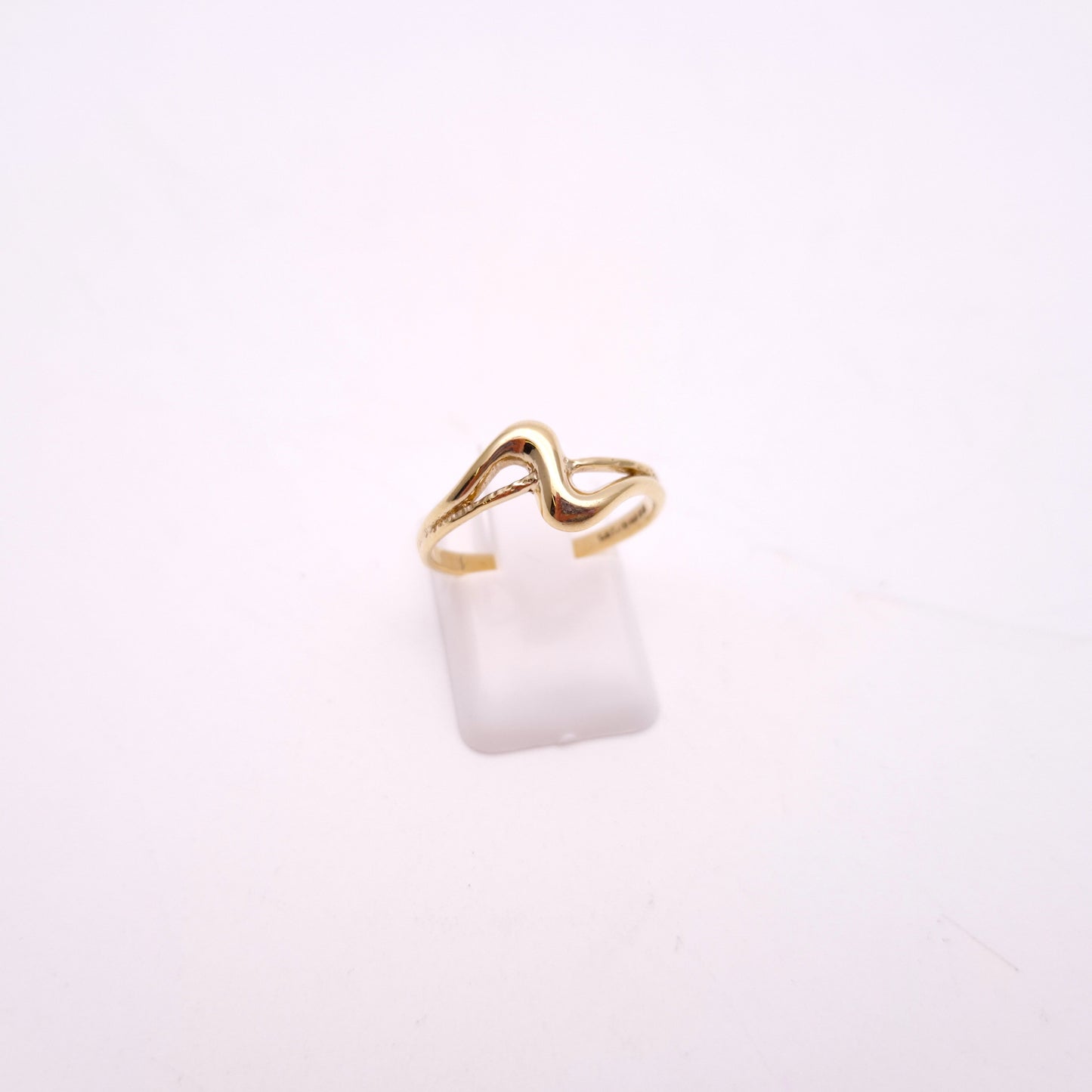 9ct Yellow Gold Mixed Texture 'Wave / Wiggle' Ring