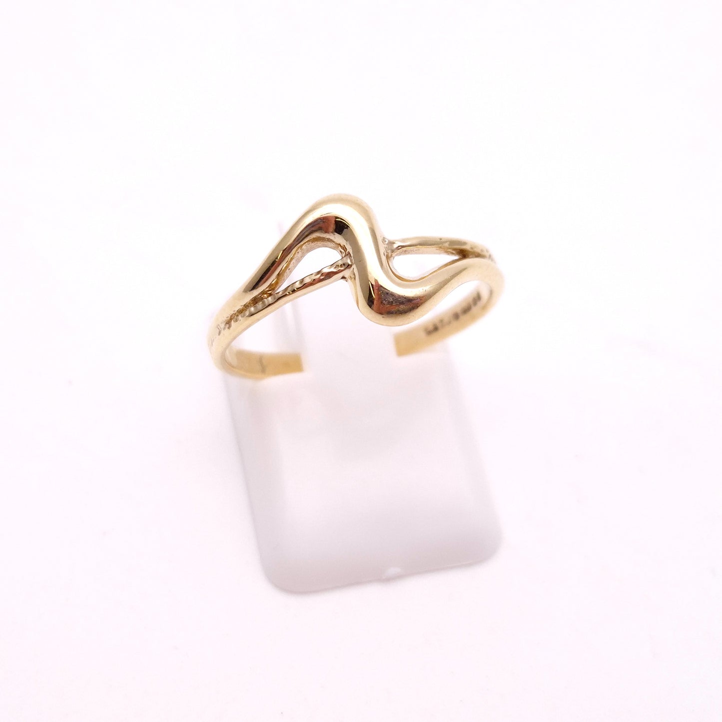 9ct Yellow Gold Mixed Texture 'Wave / Wiggle' Ring