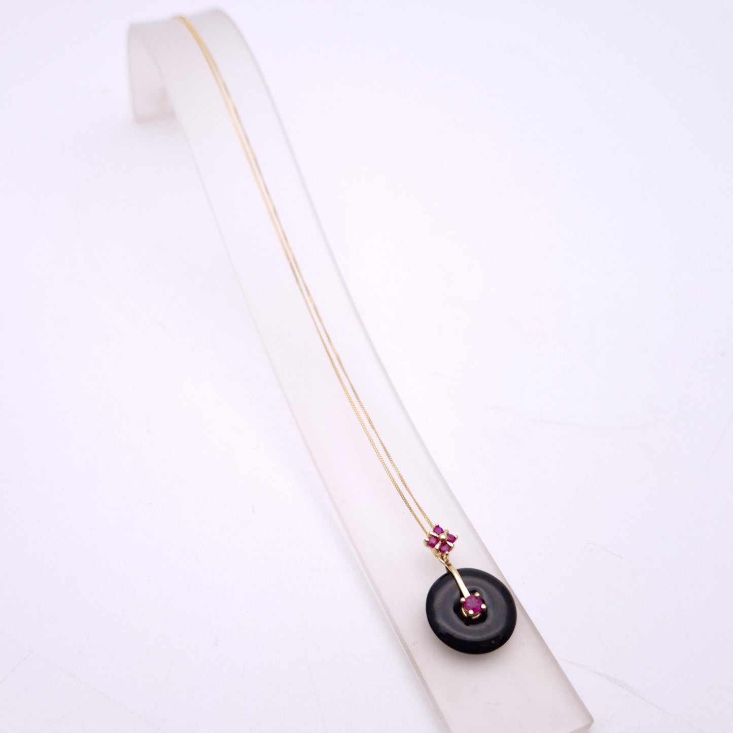 9ct Yellow Gold Ruby and Onyx Ring / Donut Pendant and Chain Necklace