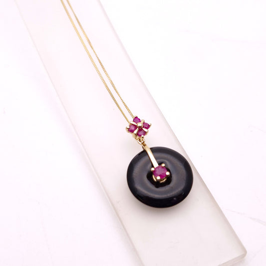 9ct Yellow Gold Ruby and Onyx Ring / Donut Pendant and Chain Necklace