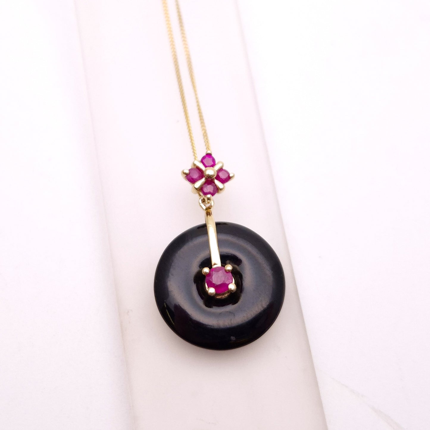 9ct Yellow Gold Ruby and Onyx Ring / Donut Pendant and Chain Necklace