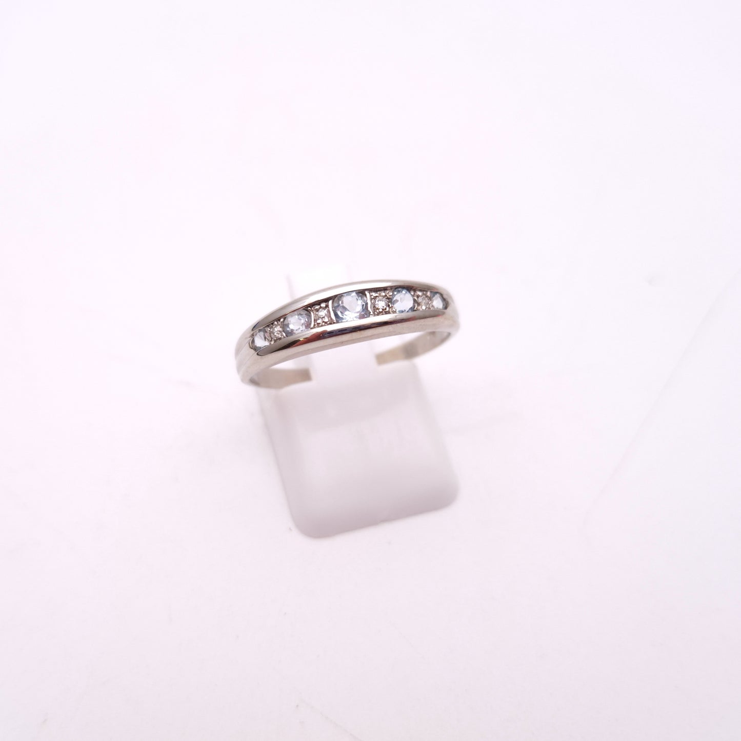 9ct White gold Aquamarine and Diamond Multistone Row Ring