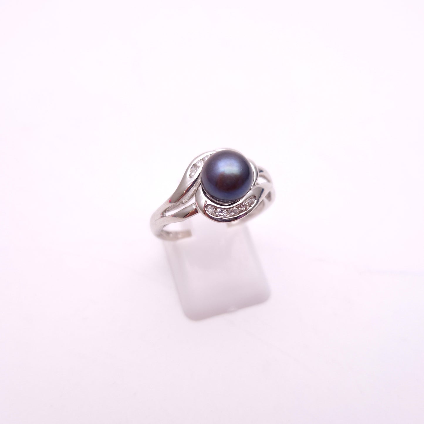 9ct White Gold Black Pearl and Diamond Twist Ring