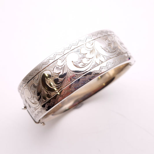 Sterling Silver Vintage 50s Heavyweight Engraved Half Foliate Patterned Hinged Bangle