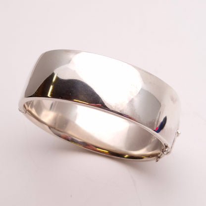 Sterling Silver Vintage 50s Heavyweight Engraved Half Foliate Patterned Hinged Bangle