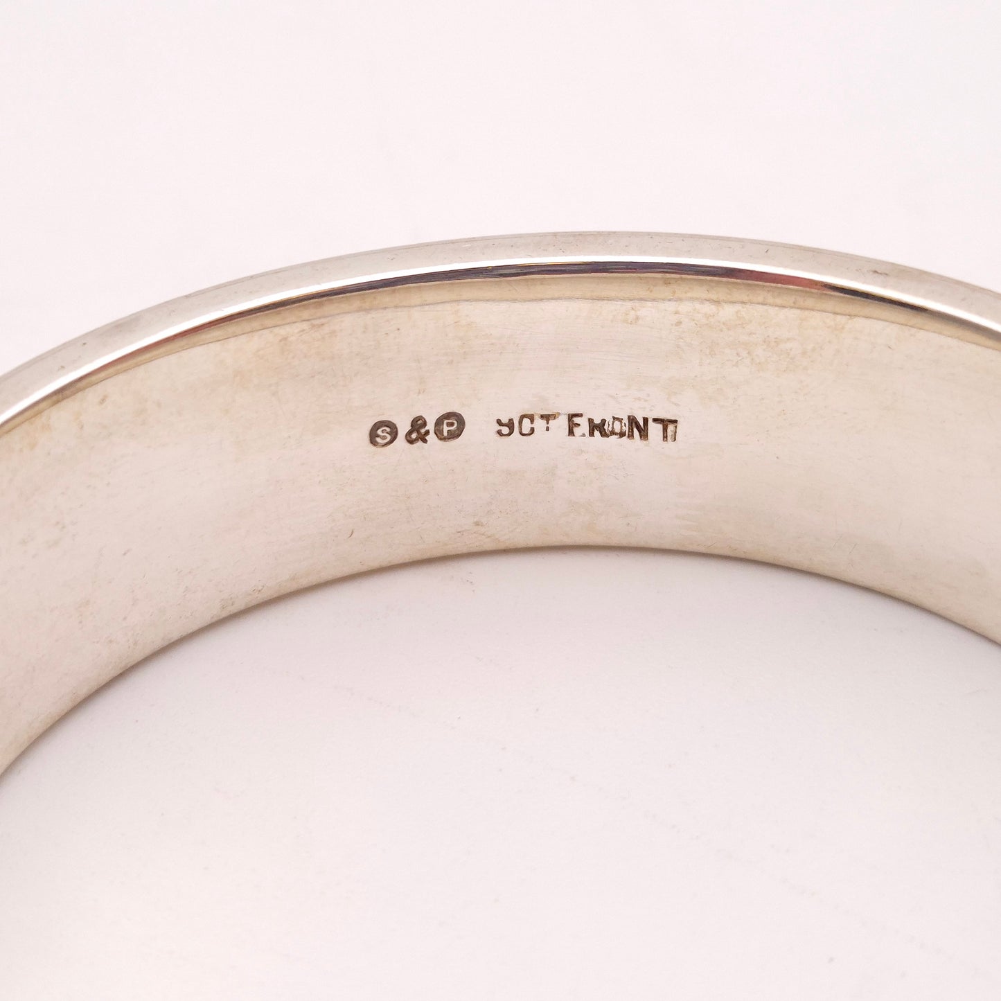 Sterling Silver with 9ct Front Foliate Engraved Patterned Hinged Bangle