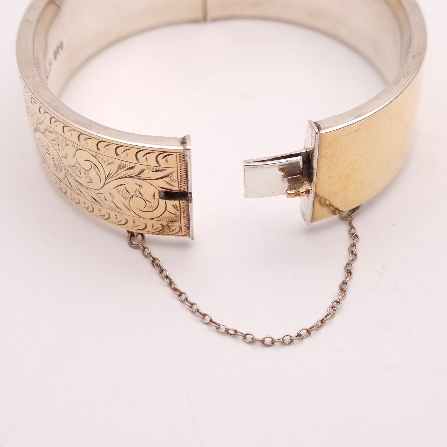 Sterling Silver with 9ct Front Foliate Engraved Patterned Hinged Bangle