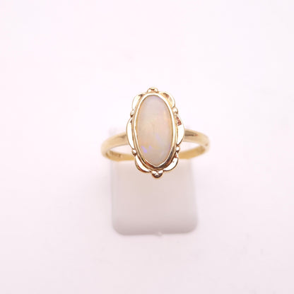 9ct Yellow Gold Vintage Opal Cabochon Solitaire Ring