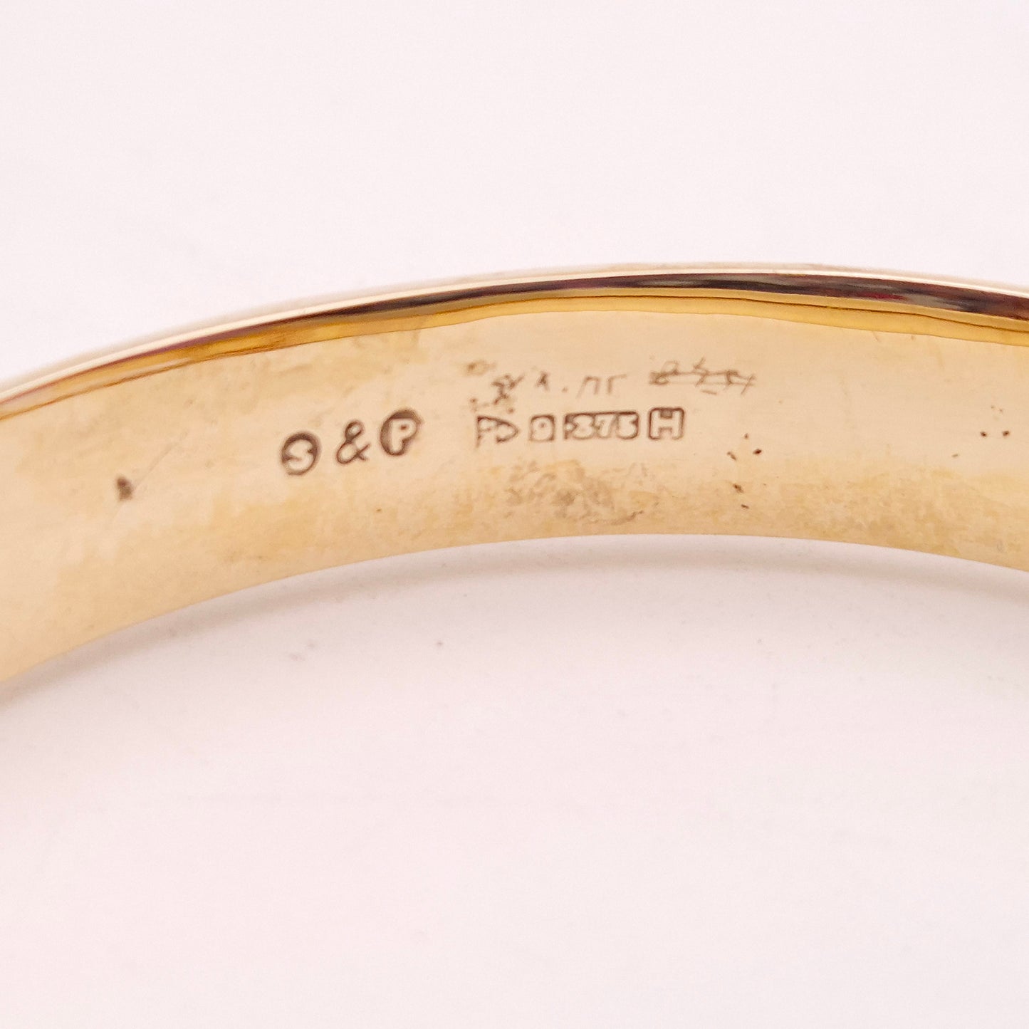 9ct Yellow Gold 1950's Diamond Chequer-Board Faceted Bangle