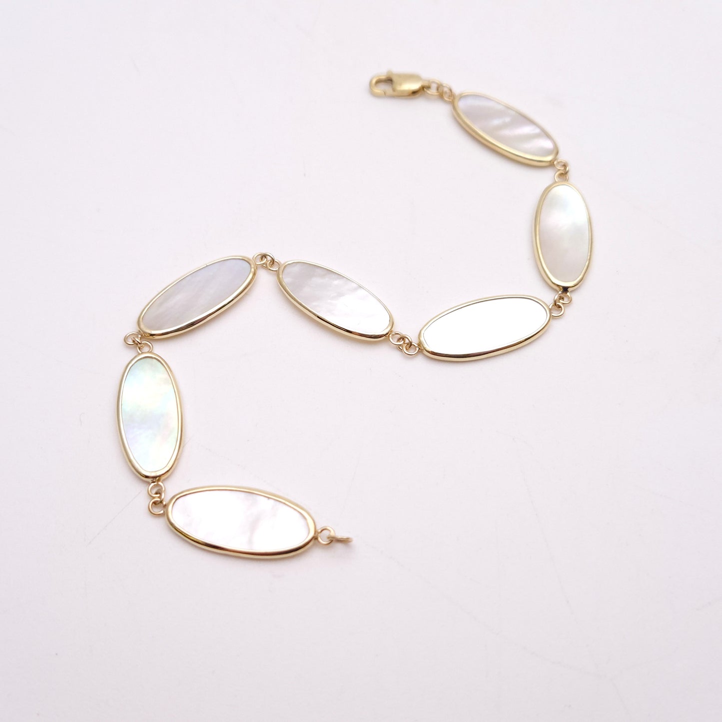 9ct Yellow Gold Mother Of Pearl Oval Panel Bracelet