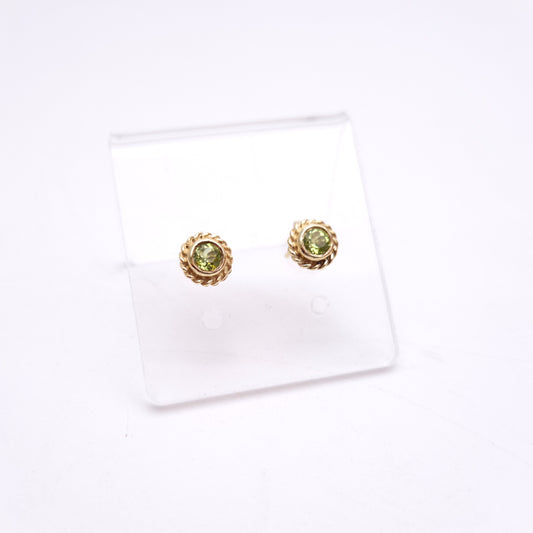 9ct Yellow Gold Traditional Peridot Solitaire Braided Border Stud Earrings