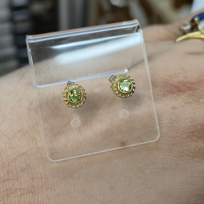 9ct Yellow Gold Traditional Peridot Solitaire Braided Border Stud Earrings