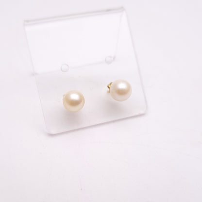 9ct Yellow Gold White 6.5mm Pearl Stud Earrings