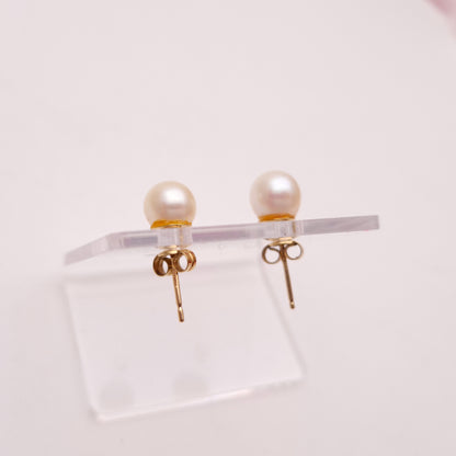 9ct Yellow Gold White 6.5mm Pearl Stud Earrings