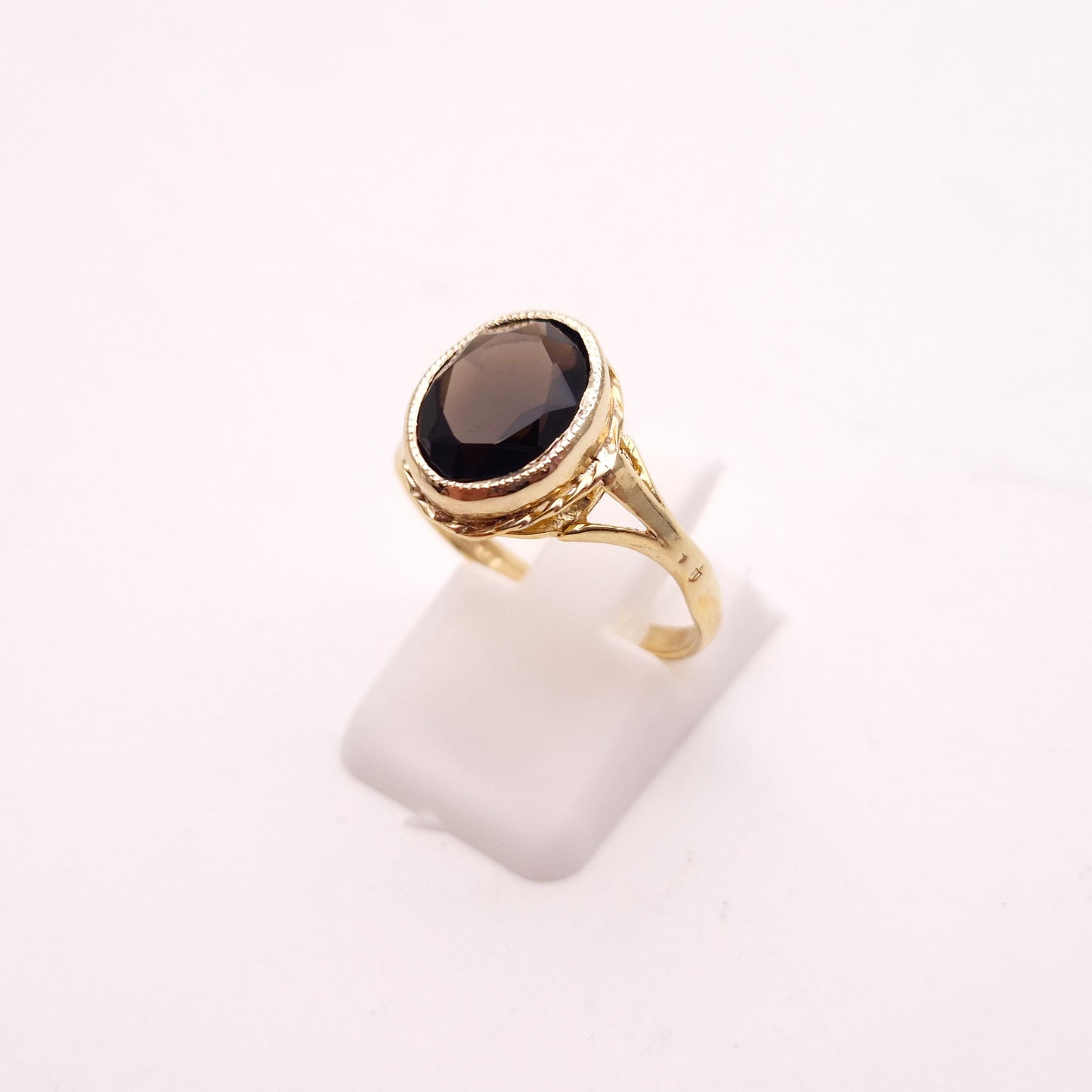 9ct Yellow Gold Traditional Smoky Quartz Solitaire Ring