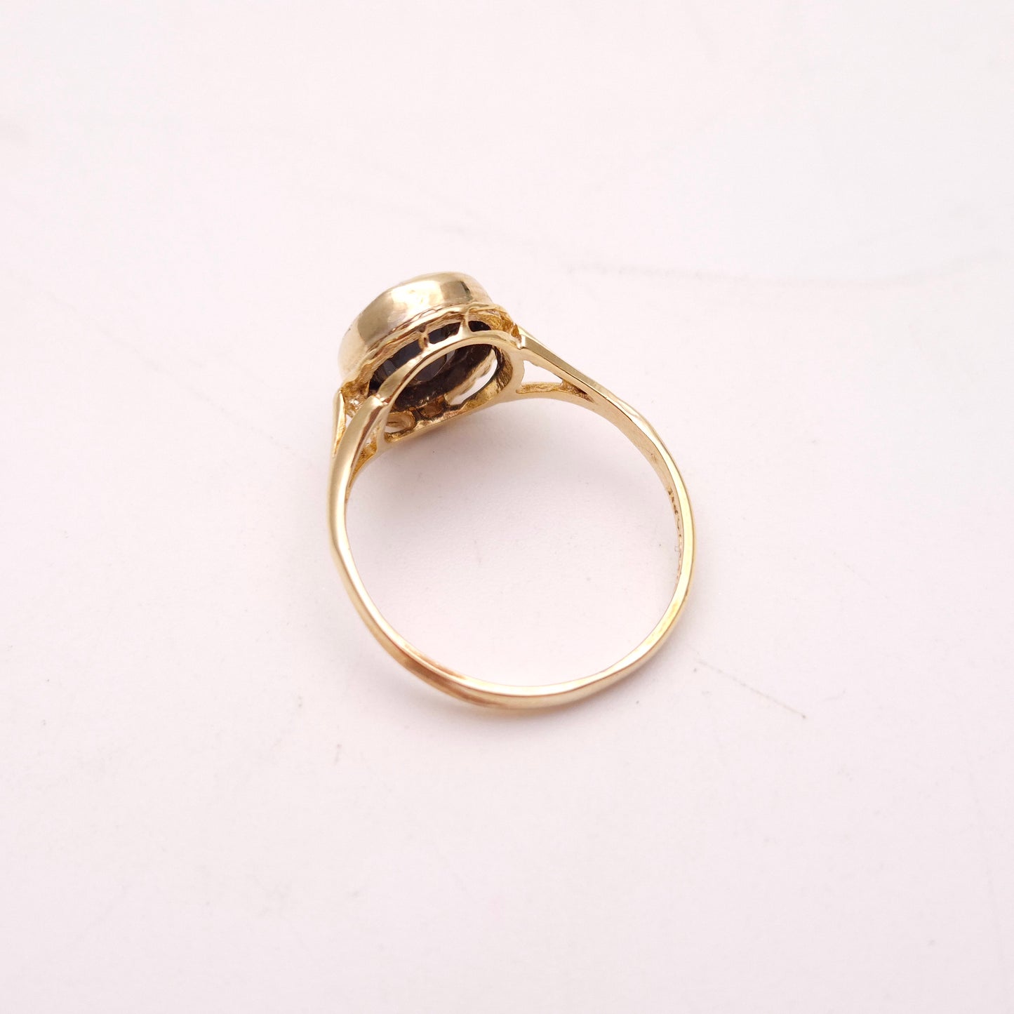 9ct Yellow Gold Traditional Smoky Quartz Solitaire Ring