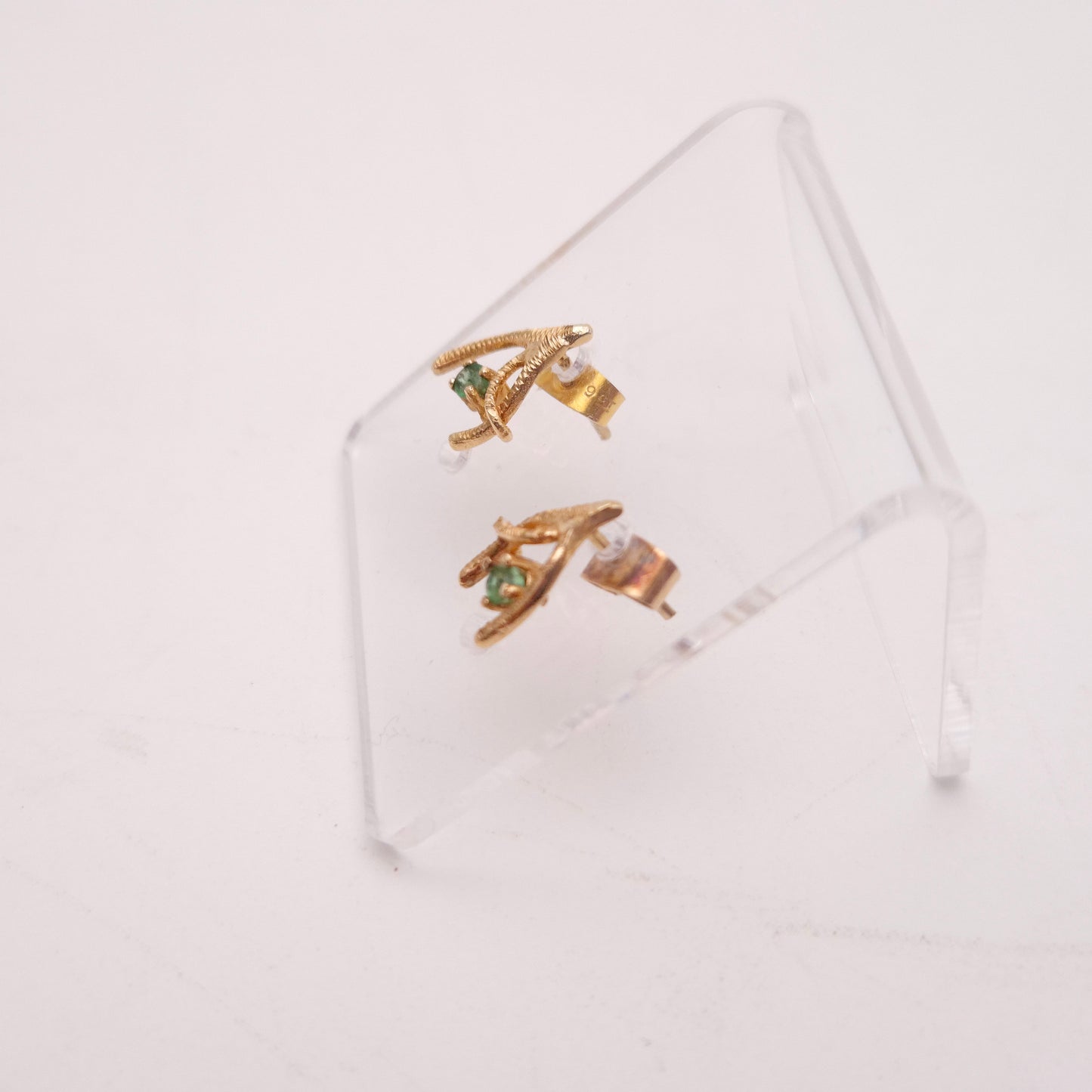 9ct Yellow Gold Emerald Set Wishbone Stud Earrings