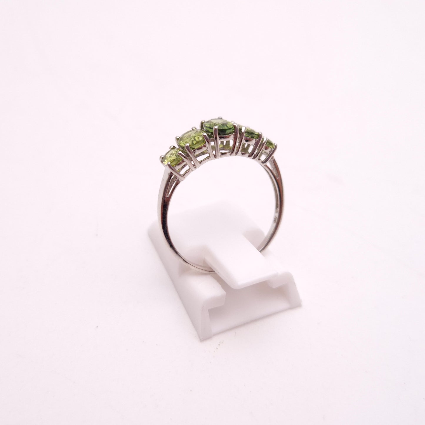 9ct White Gold Five Stone Oval Cut Green Sapphire Row Ring