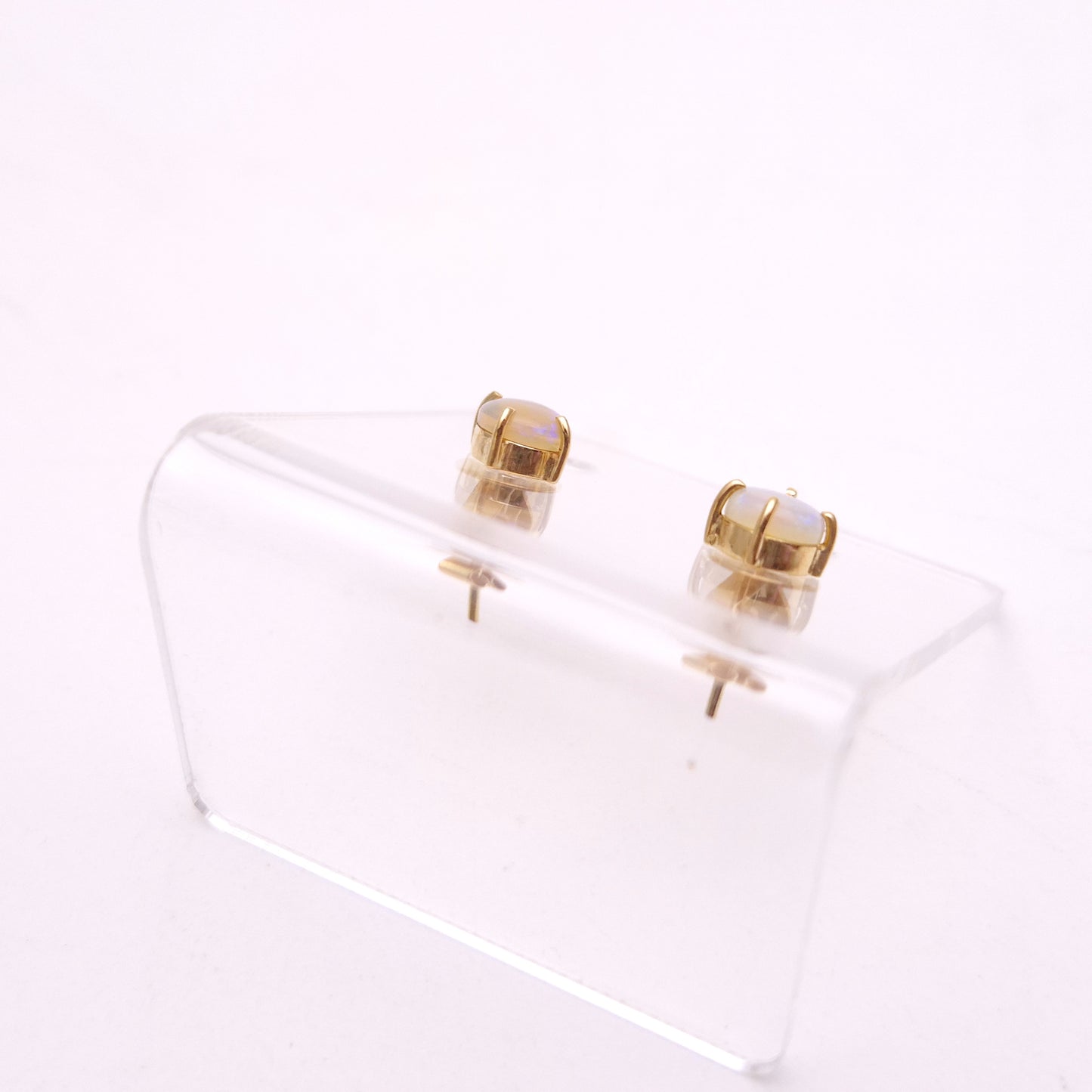 18ct Yellow Gold Opal Cabochon Solitaire Stud Earrings