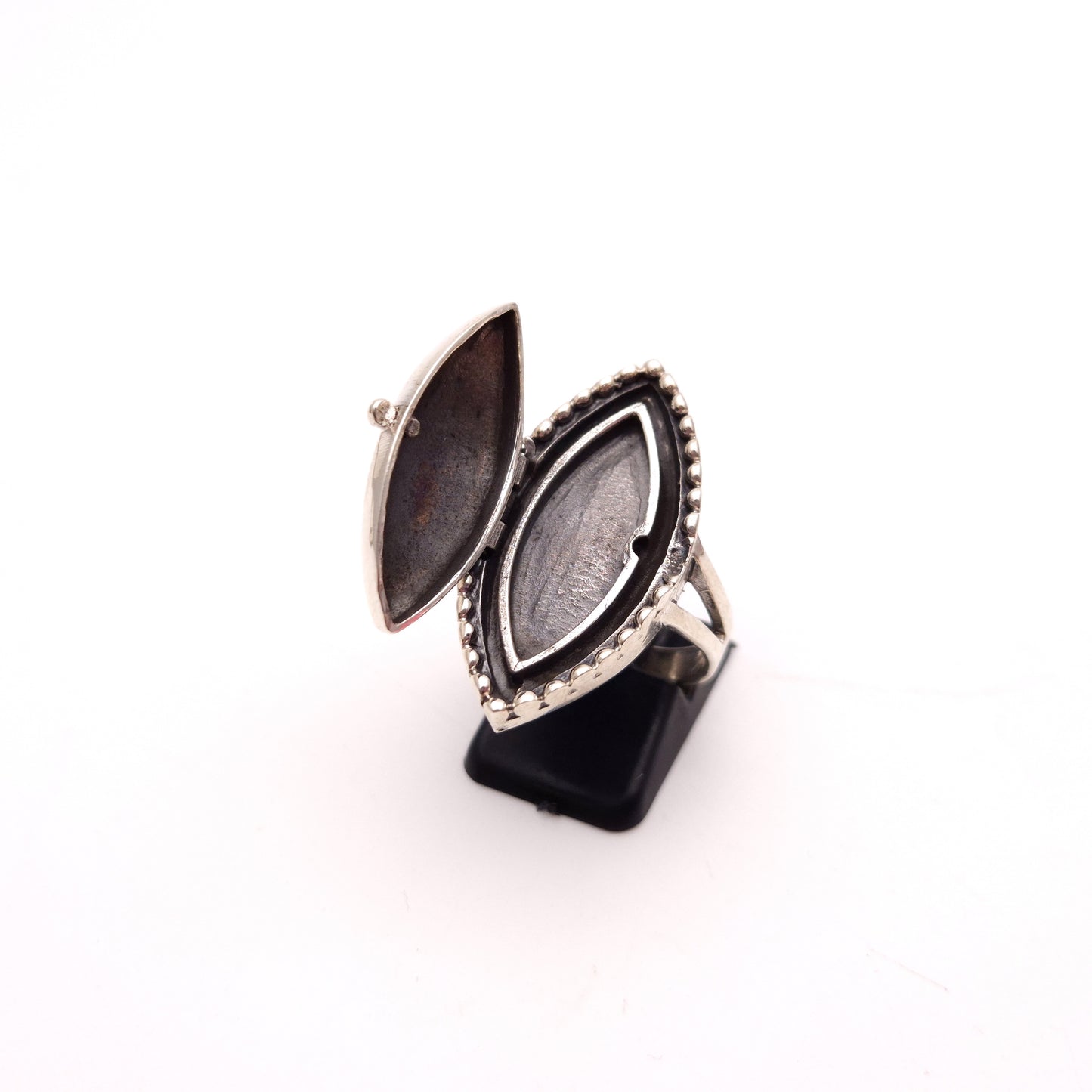Sterling Silver Beaded Border Marquise Shape Locket / Poison Ring