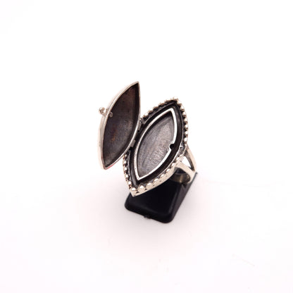 Sterling Silver Beaded Border Marquise Shape Locket / Poison Ring