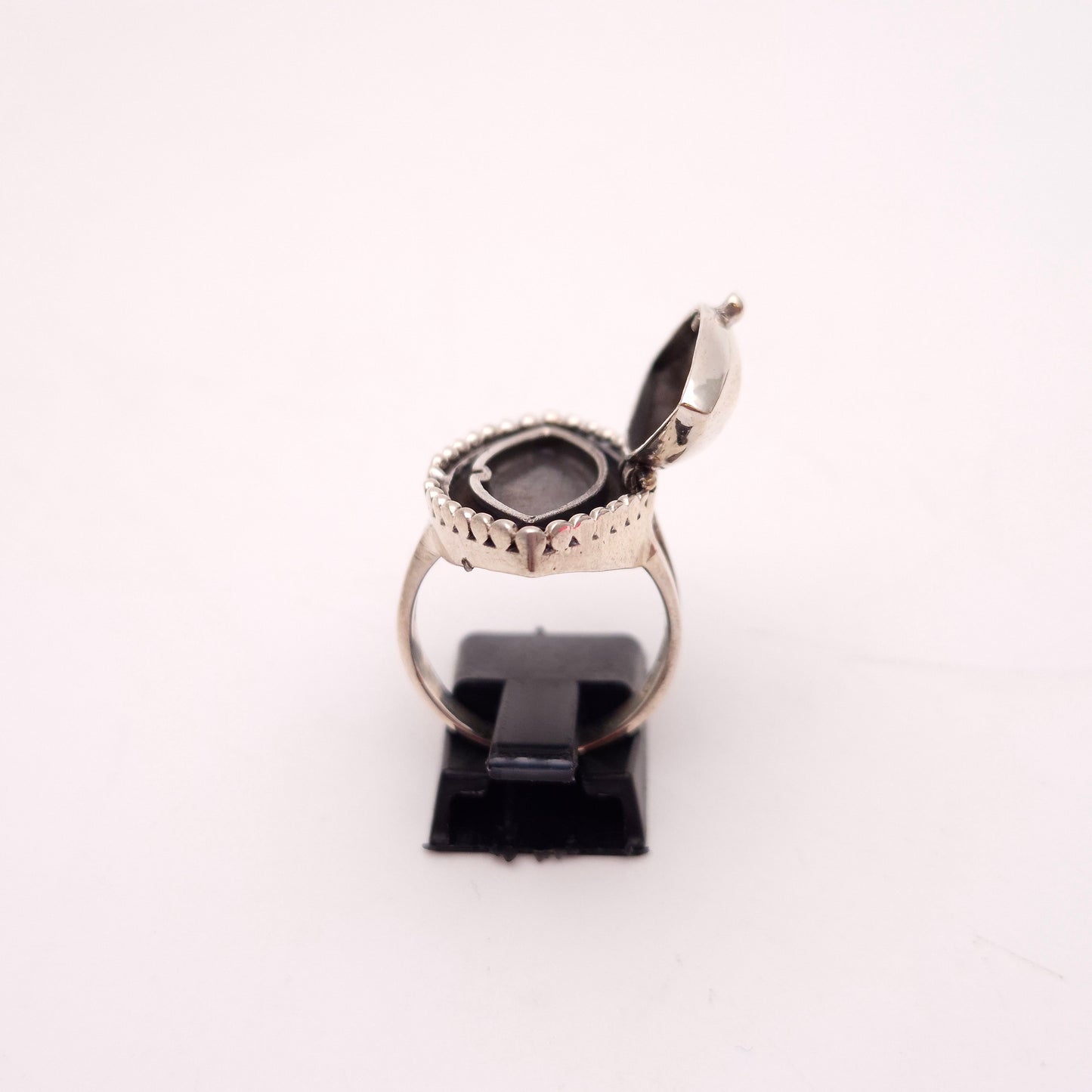 Sterling Silver Beaded Border Marquise Shape Locket / Poison Ring