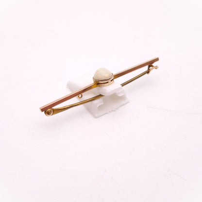 9ct Yellow Gold Cabochon Opal Solitaire Bar Brooch