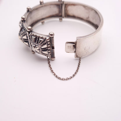 Sterling Silver Vintage Unique / Unusual Pyramid Domed Bangle