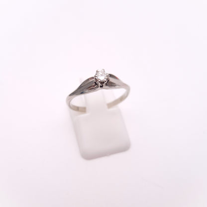 18ct White gold Vintage Antique Diamond Solitaire Ring