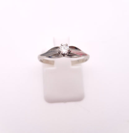 18ct White gold Vintage Antique Diamond Solitaire Ring