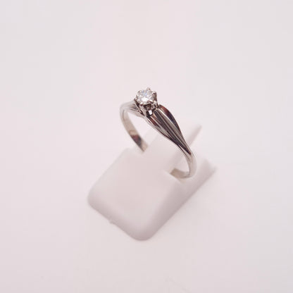 18ct White gold Vintage Antique Diamond Solitaire Ring