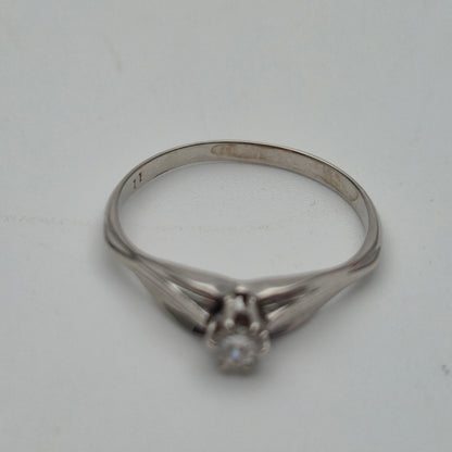 18ct White gold Vintage Antique Diamond Solitaire Ring