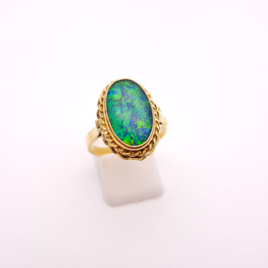 18ct Vintage Opal Triplet solitaire Traditional Style Braided Edge Ring