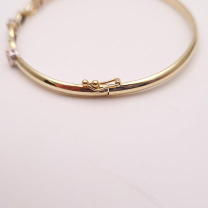 9ct Yellow Gold Cubic Zirconia Three Stone Openwork Bangle