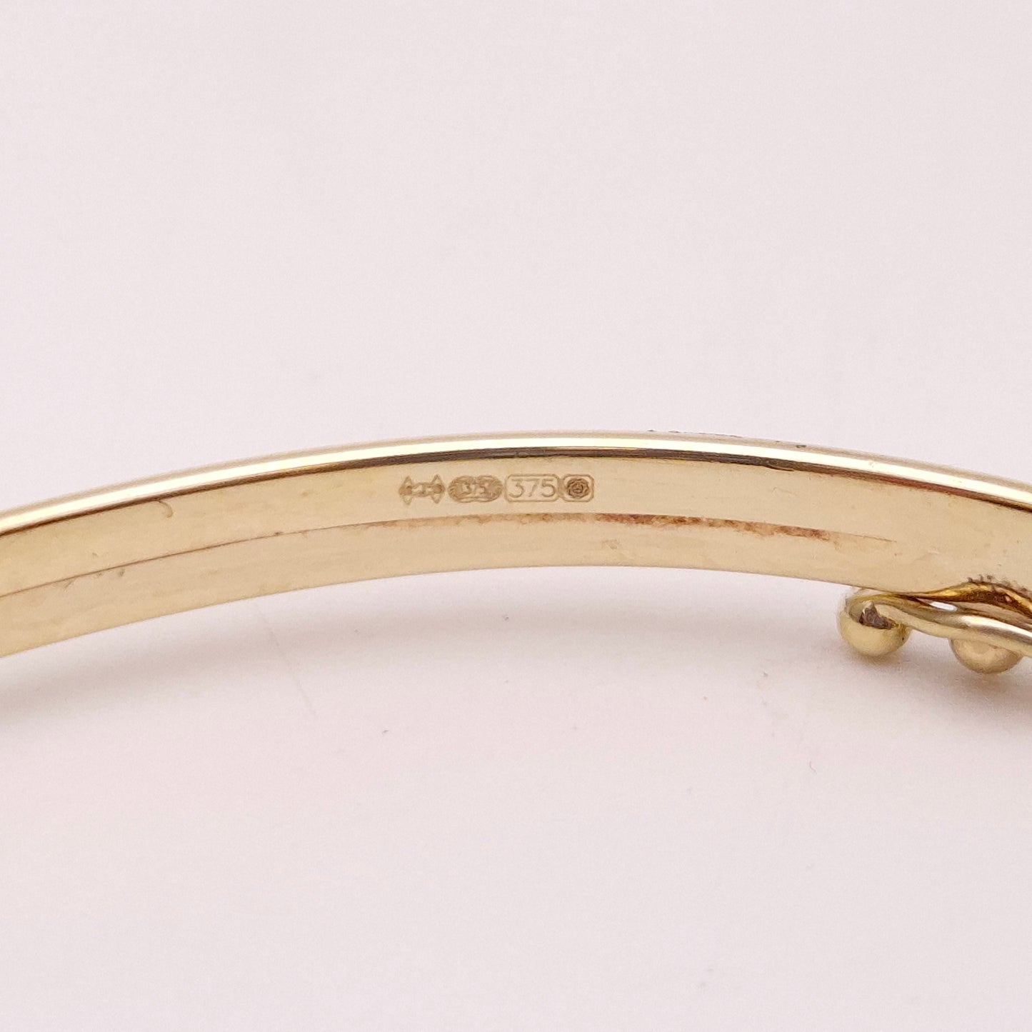 9ct Yellow Gold Cubic Zirconia Three Stone Openwork Bangle