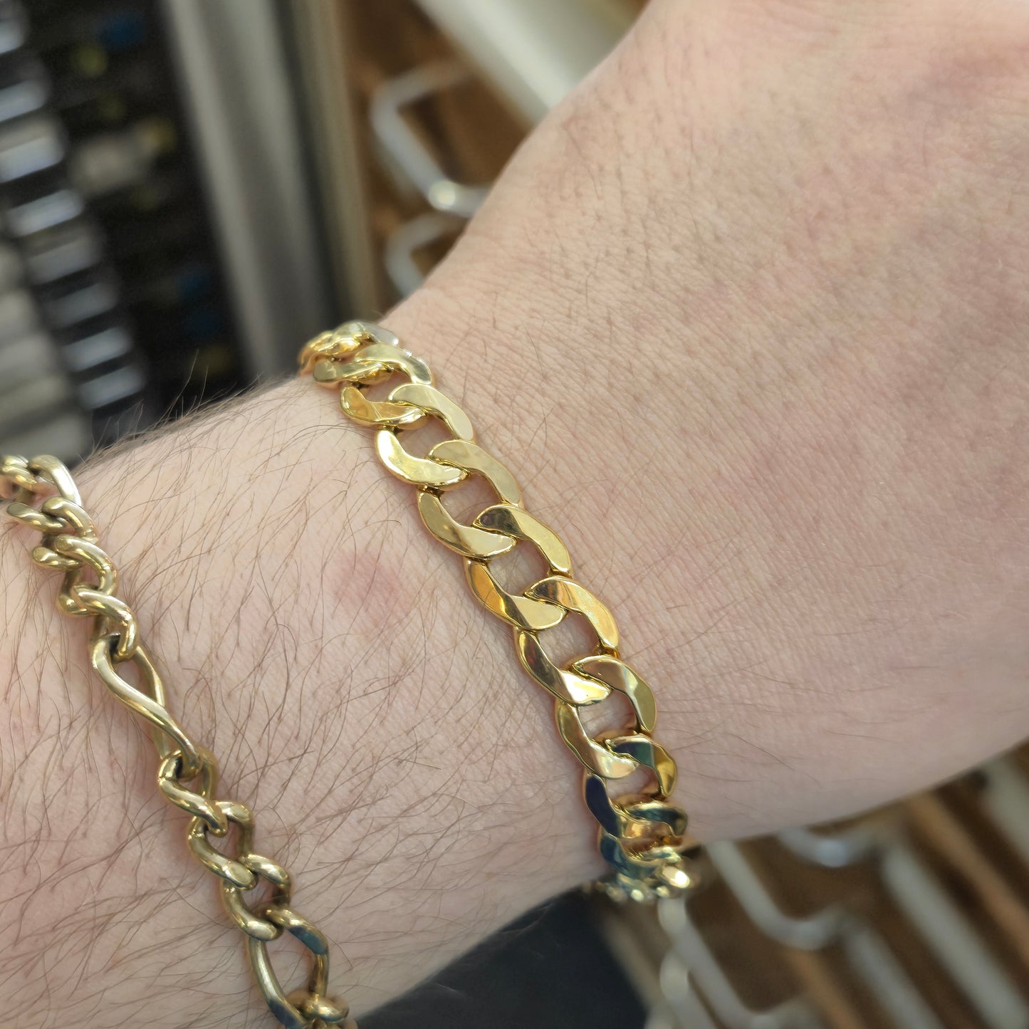 9ct Yellow Gold Chunky Hollow Link Gents Curb Bracelet