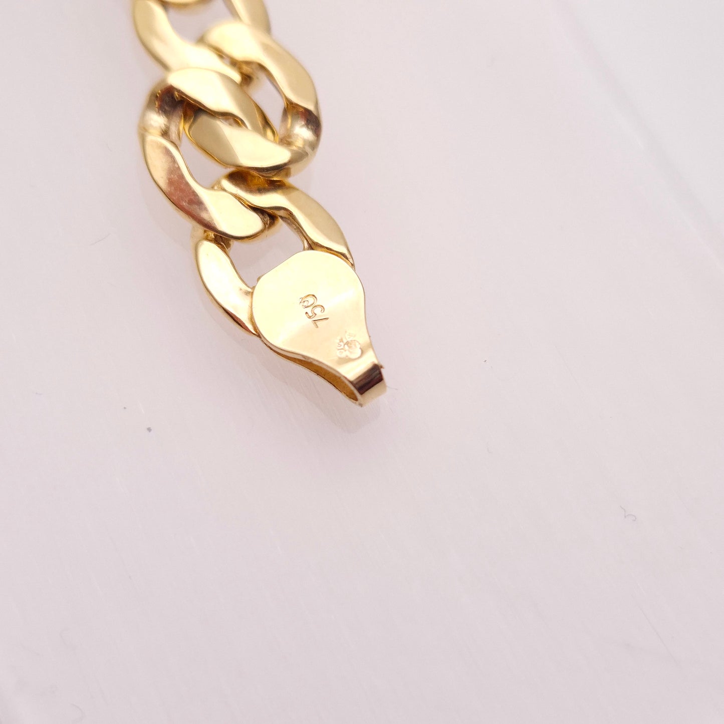 18ct Yellow Gold Flat Curb Hollow Link Long Bracelet