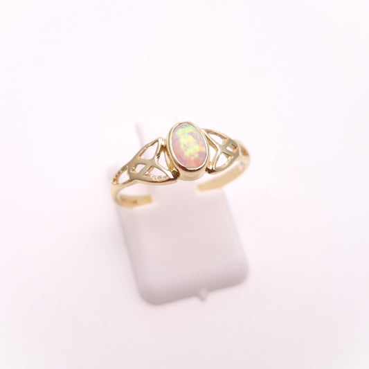 9ct Yellow Gold Celtic Cut-Out Openwork Opal Solitaire Ring