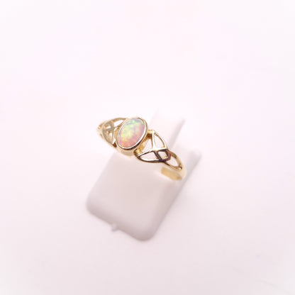 9ct Yellow Gold Celtic Cut-Out Openwork Opal Solitaire Ring