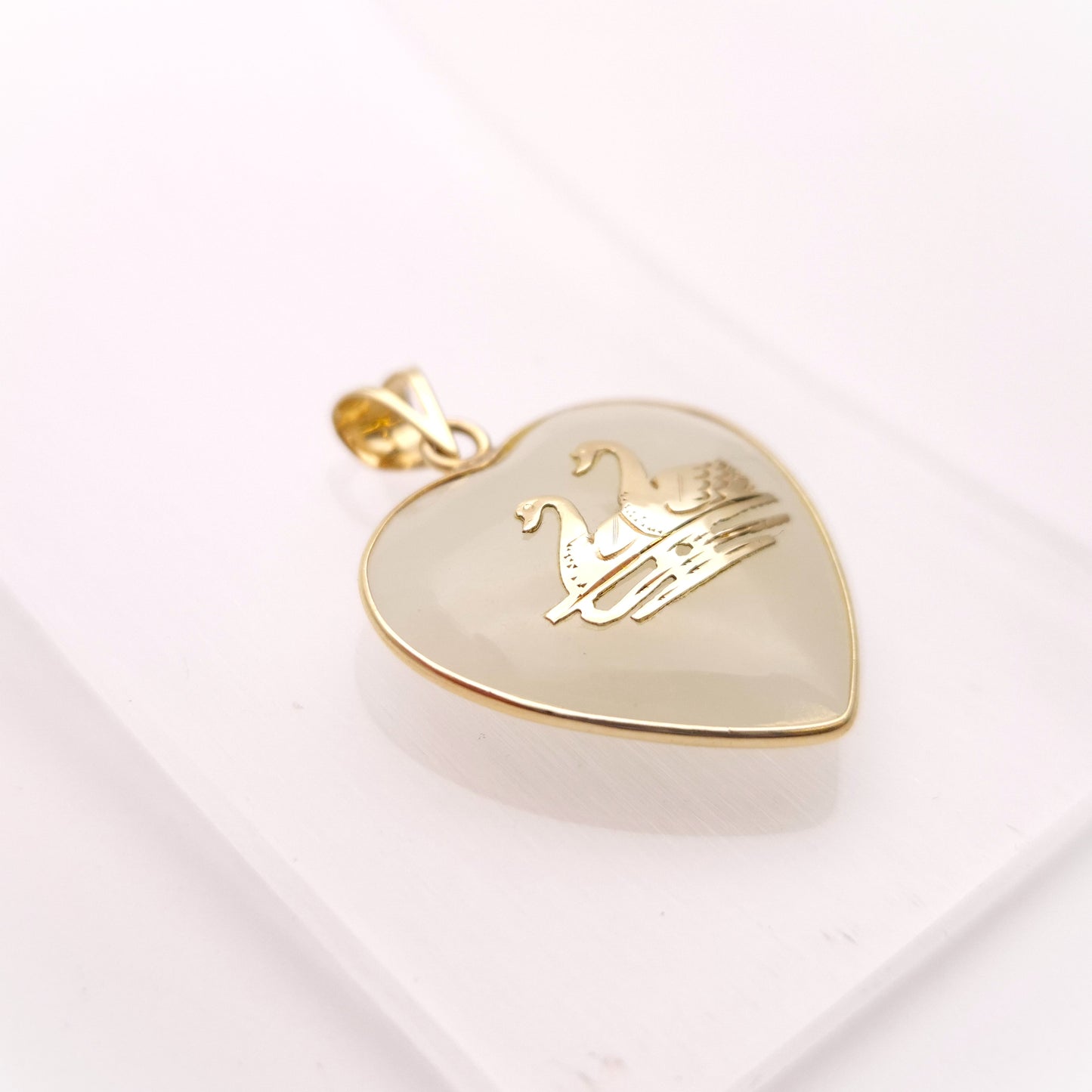 14ct Yellow Gold Pale Green Jade Double Swan Motif Pendant