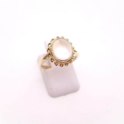 9ct Yellow Gold Traditional Twisted Border Moonstone Cabochon Solitaire Ring -AF