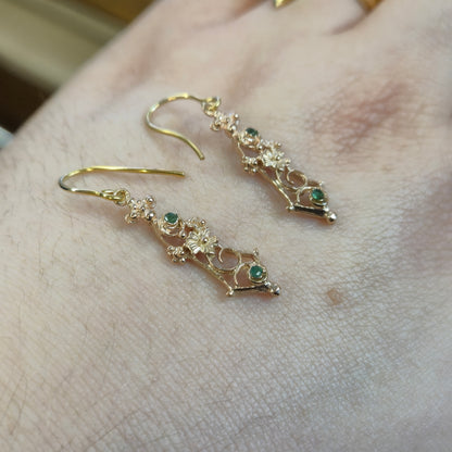 9ct Yellow gold Vintage Emerald Floral Cut out Drop Earrings