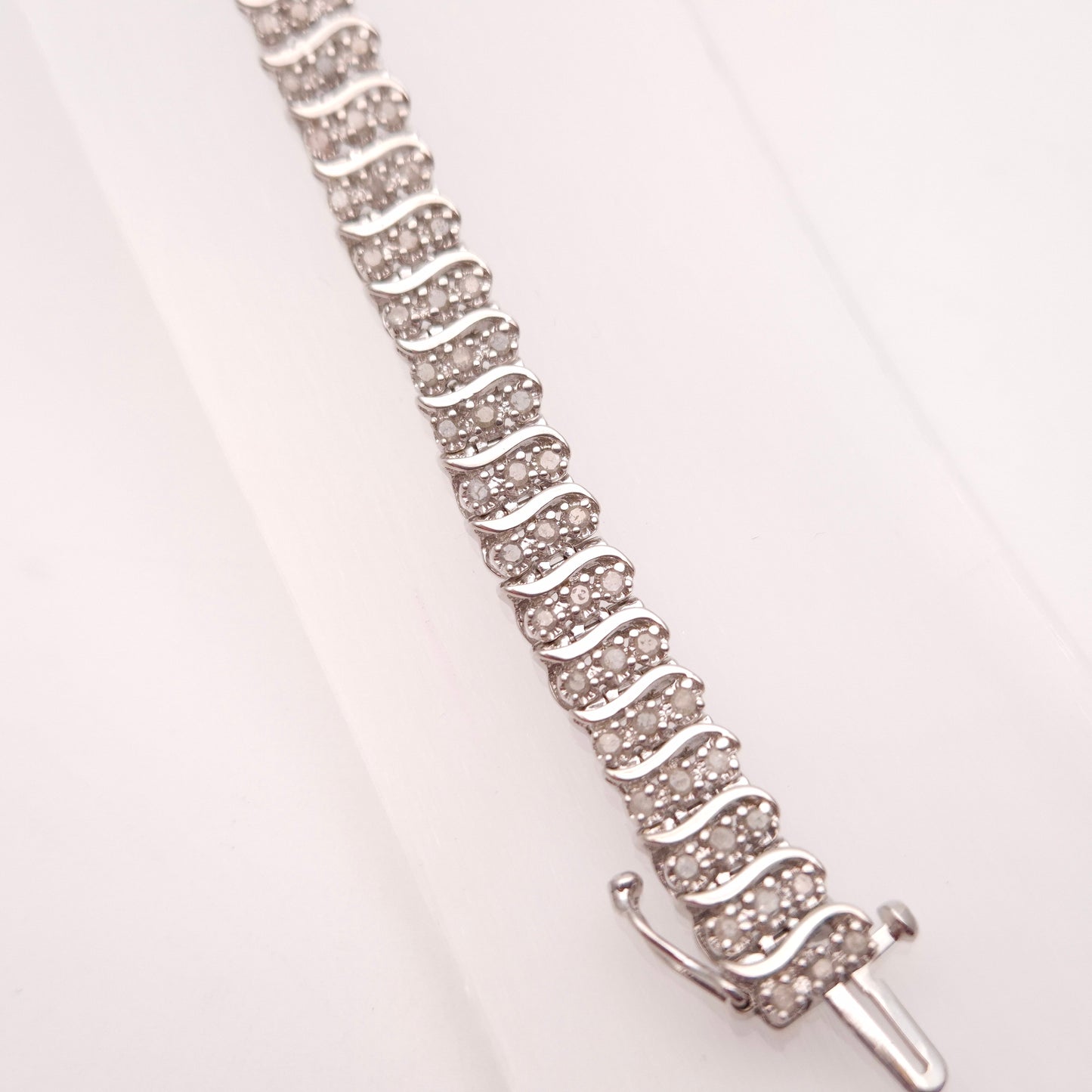 9ct White Gold Substantial 2.0TCW Multi Diamond Tennis Bracelet