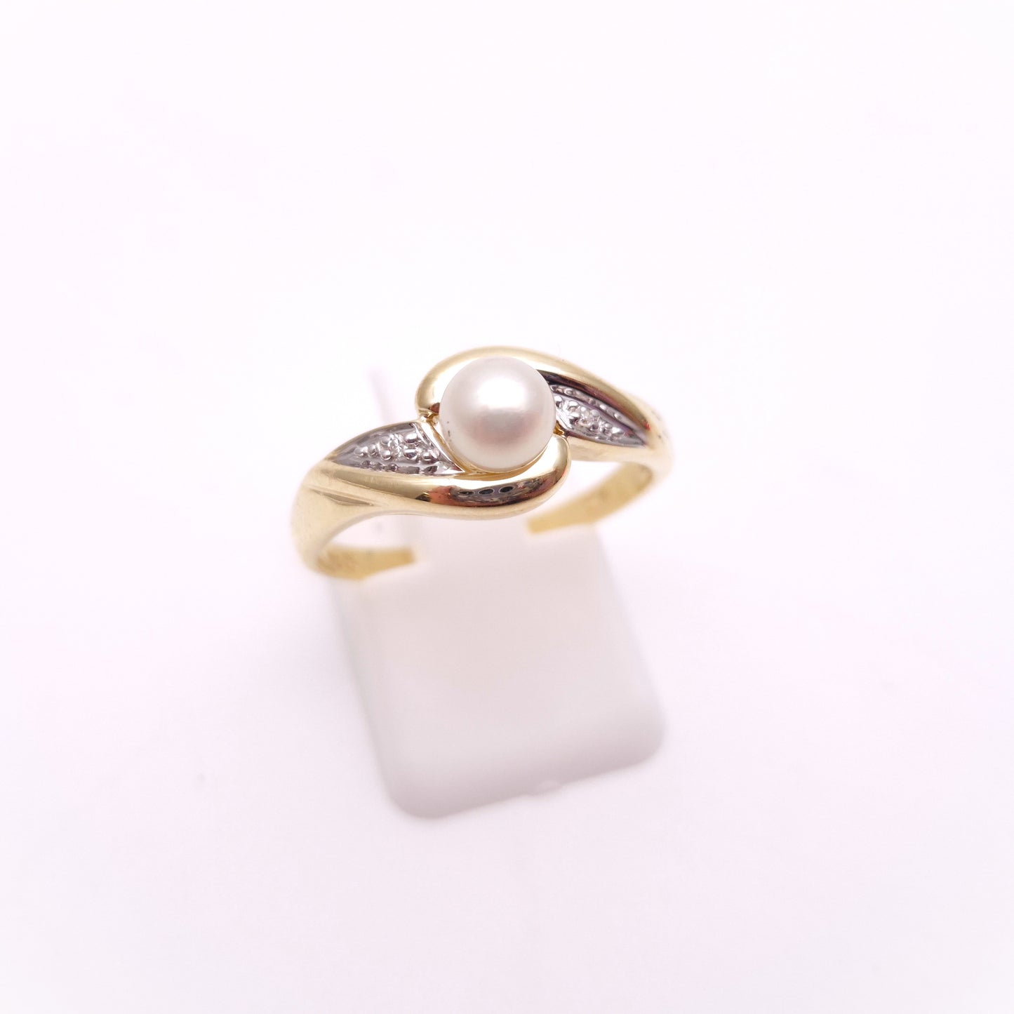 9ct Yellow gold White Pearl and Diamond Set Shoulders Swirl Ring
