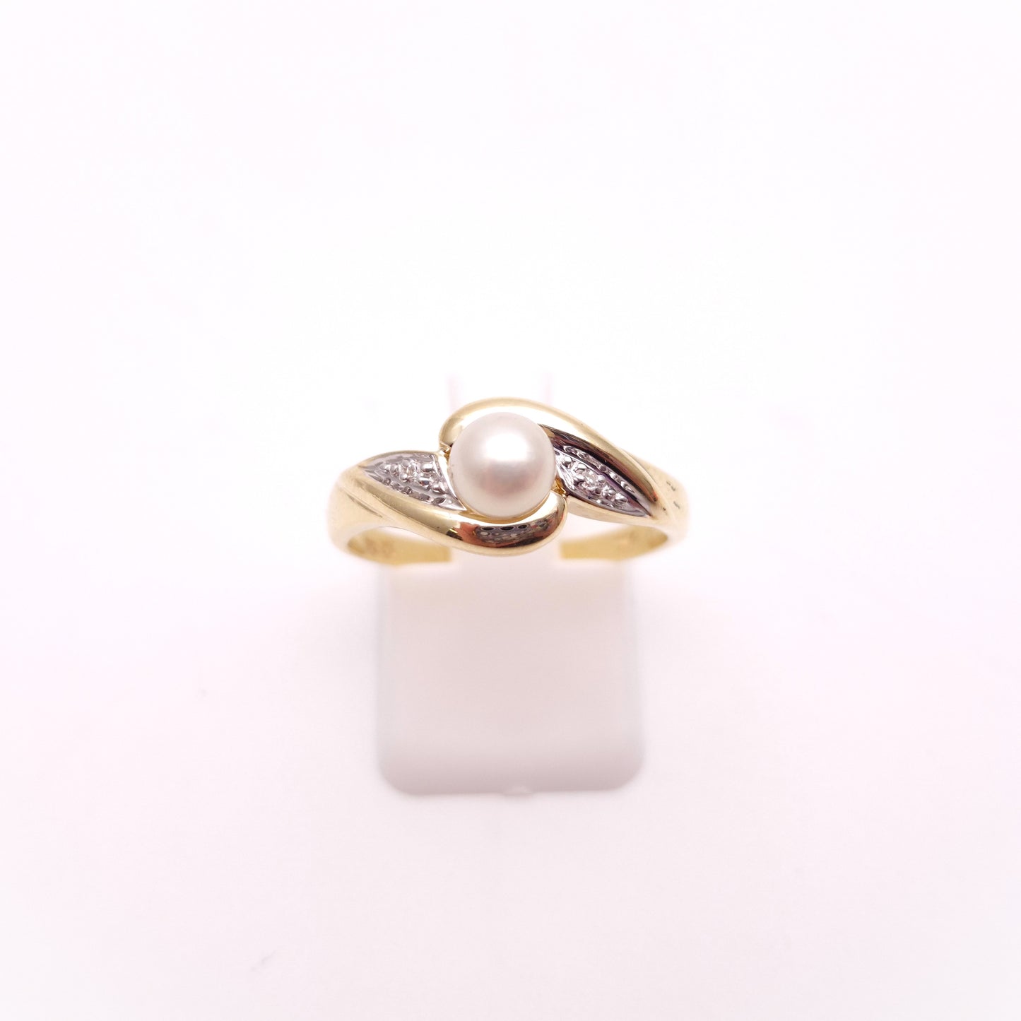 9ct Yellow gold White Pearl and Diamond Set Shoulders Swirl Ring