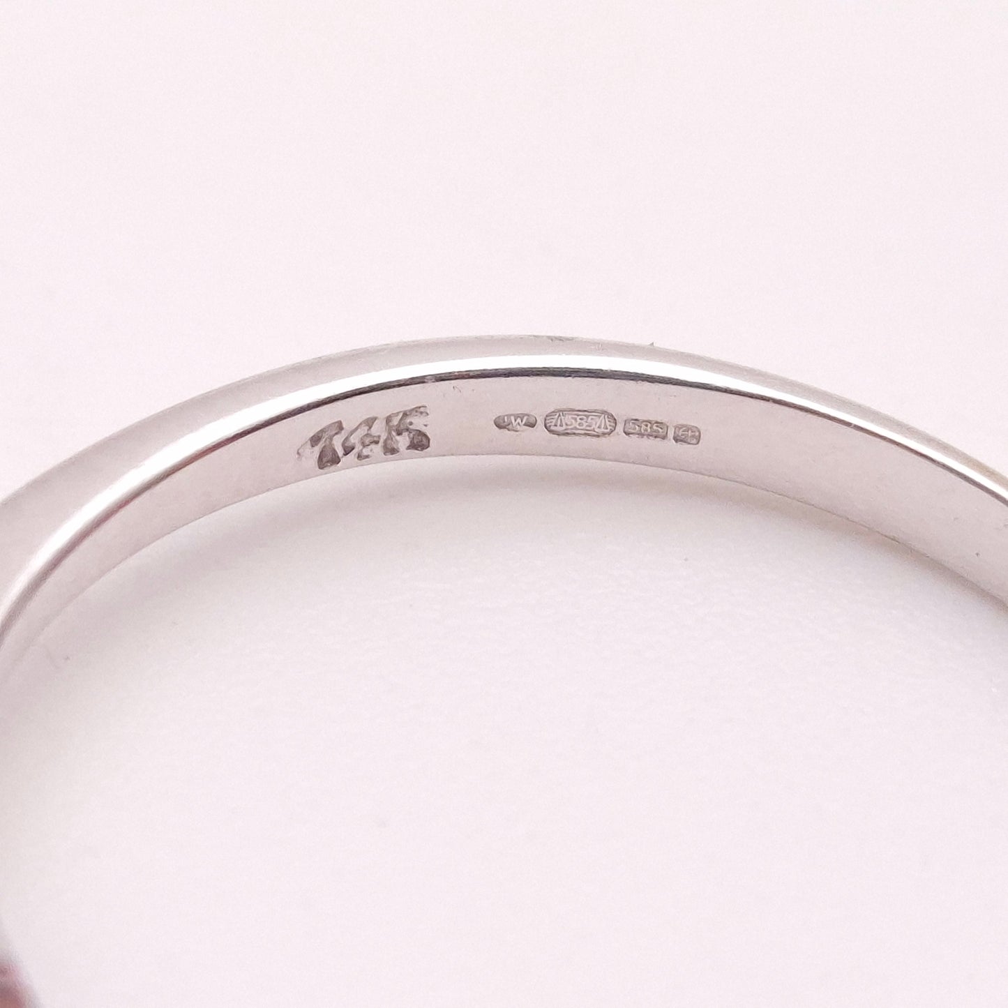 14ct White Gold Three Stone Oval Cut Tanzanite and Diamond Row Ring