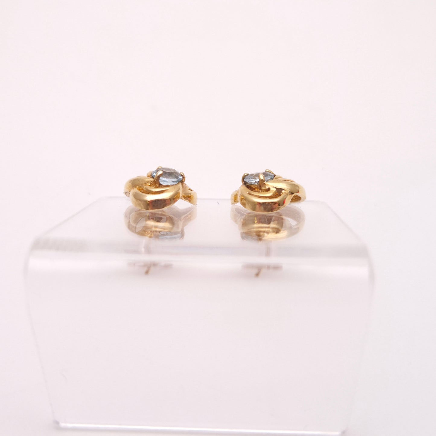 9ct Yellow Gold Open Work Swirly Blue Topaz Stud Earrings
